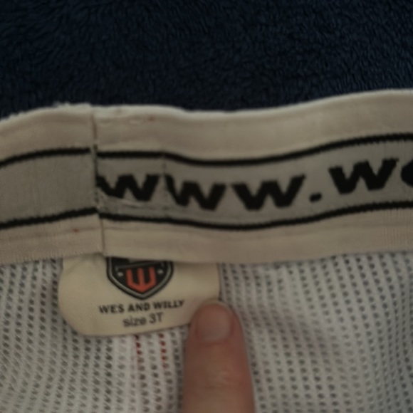 Boys swim shorts sz 3T. Wes and Wally brand. Excellent condition - Picture 2 of 3